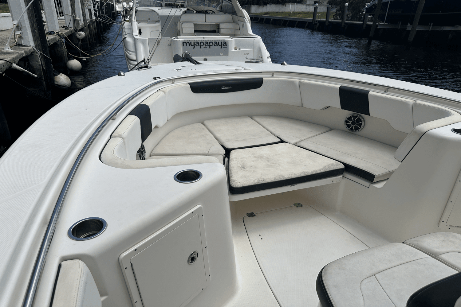 2017 Robalo R302 Image Thumbnail #13