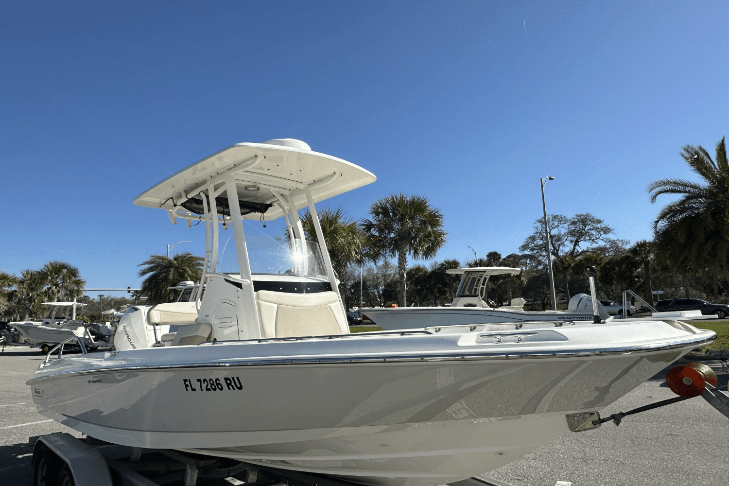 Thumbnail 3 for 2019 Boston Whaler 210 DAUNTLESS