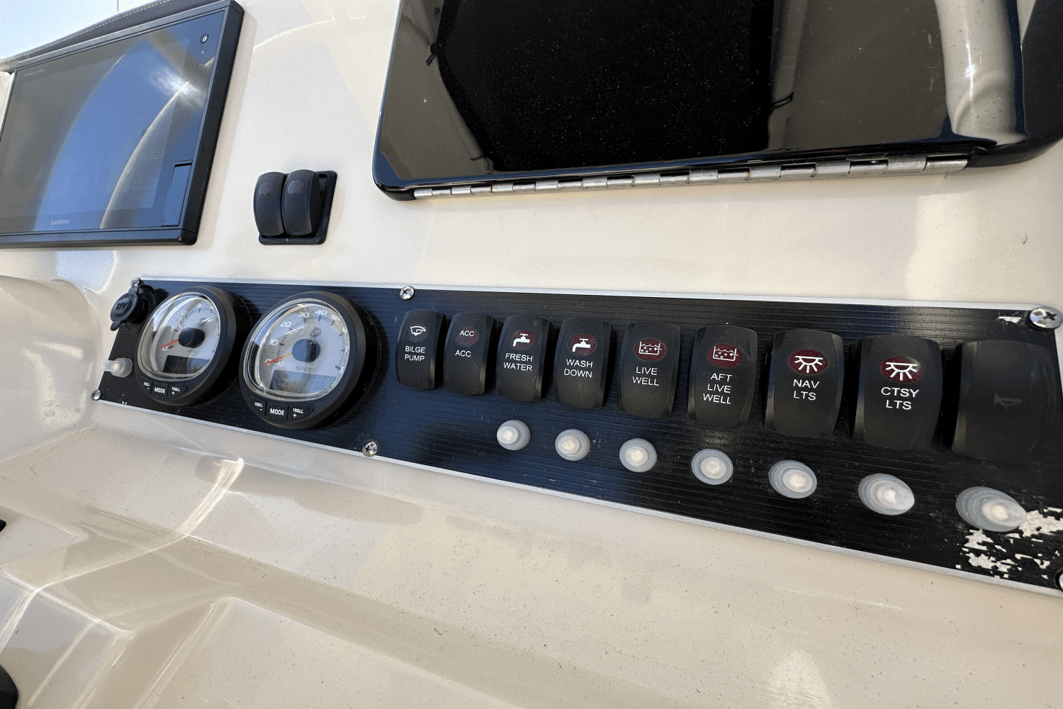 2019 Boston Whaler 210 DAUNTLESS Image Thumbnail #24