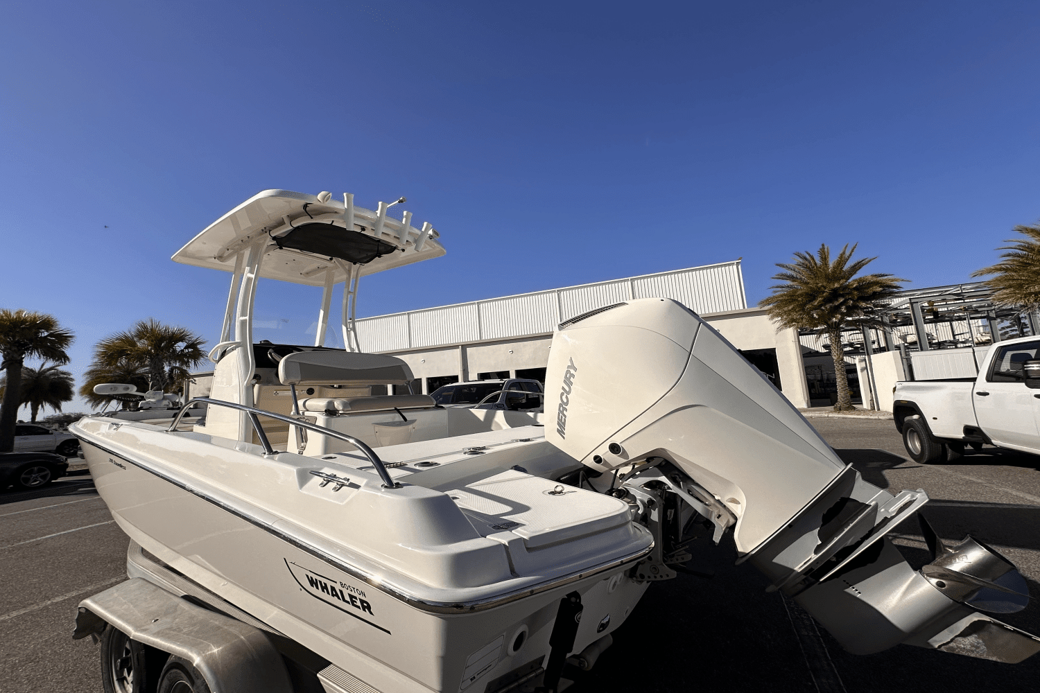 2019 Boston Whaler 210 DAUNTLESS Image Thumbnail #6