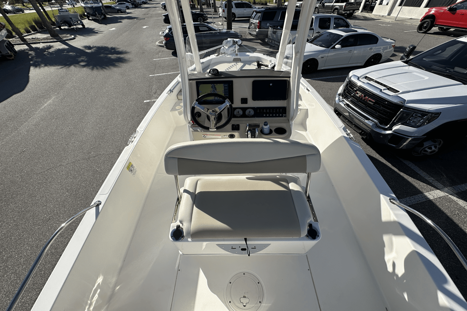 2019 Boston Whaler 210 DAUNTLESS Image Thumbnail #15