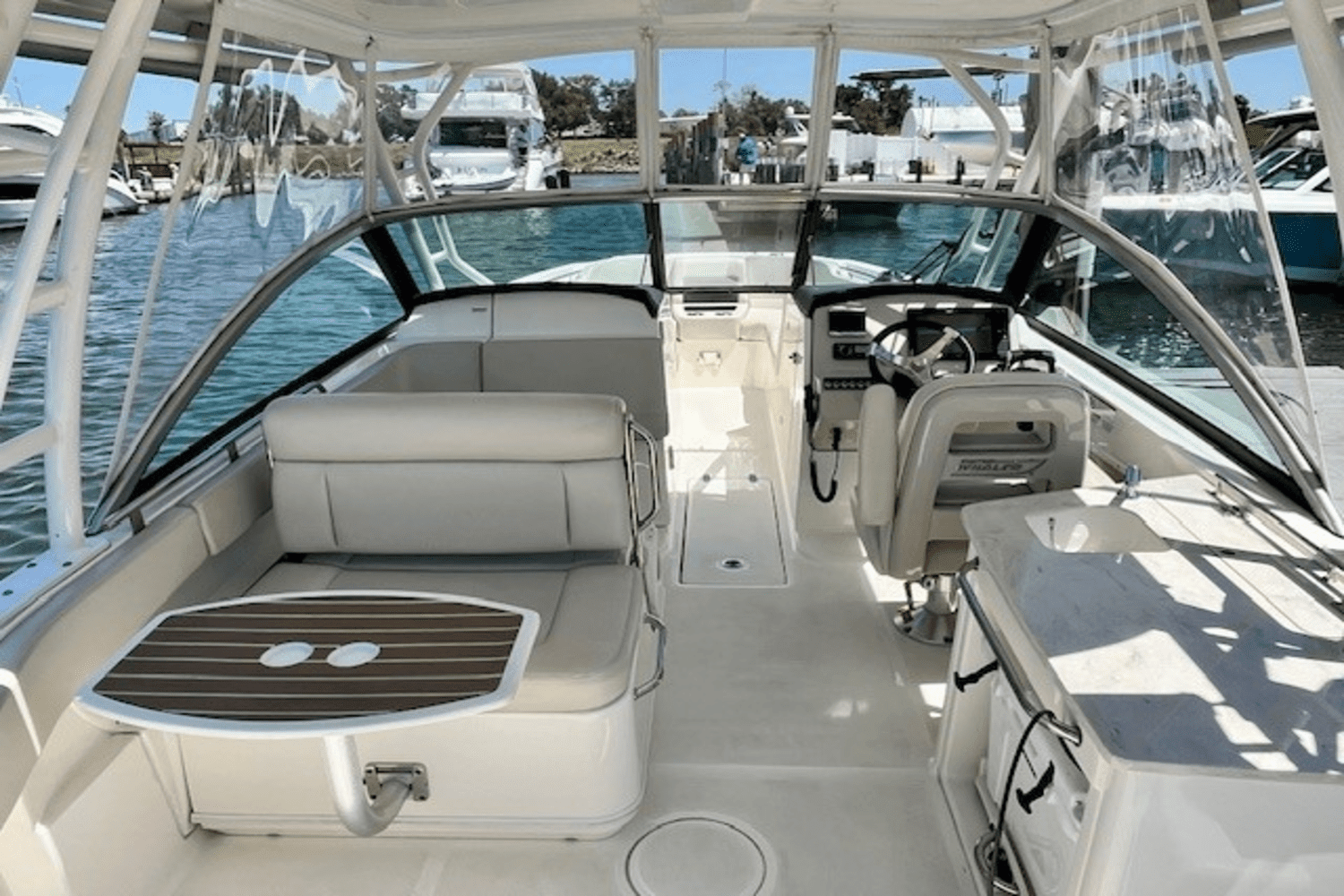 2018 Boston Whaler 270 VANTAGE Image Thumbnail #9