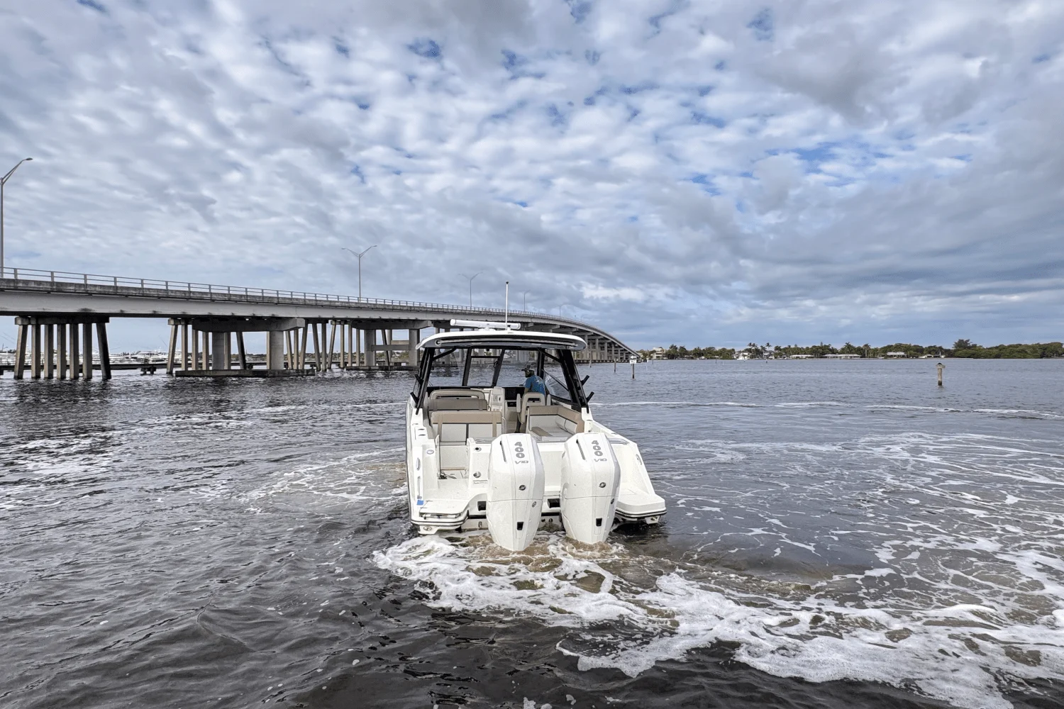 2025 Boston Whaler 330 Vantage Image Thumbnail #7