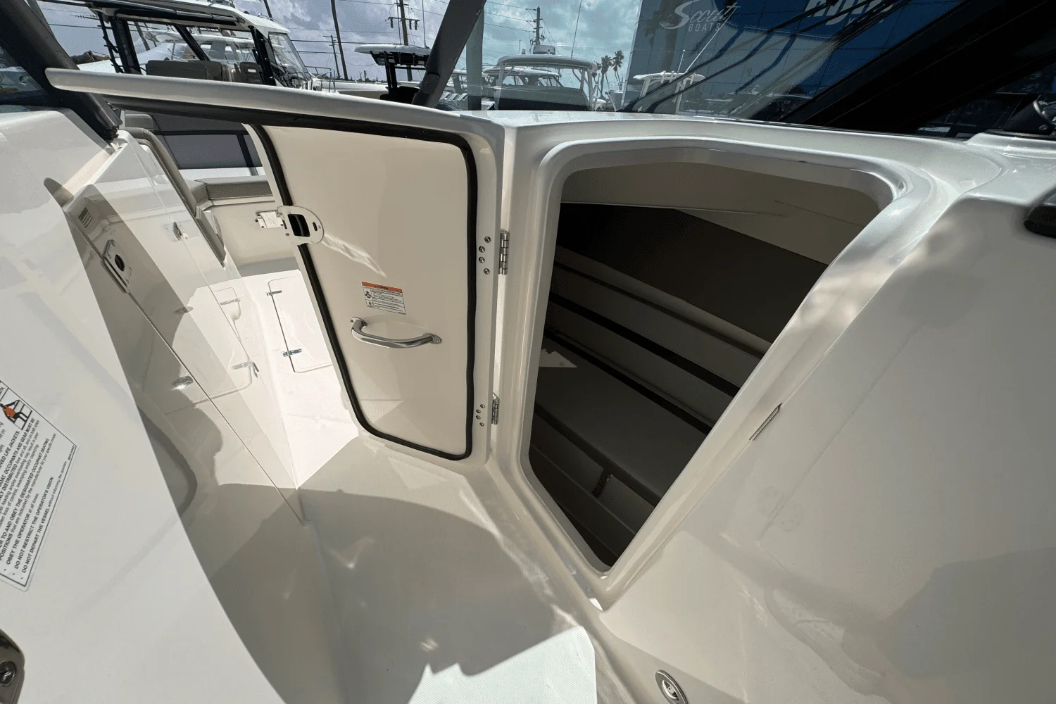 2025 Boston Whaler 330 Vantage Image Thumbnail #17