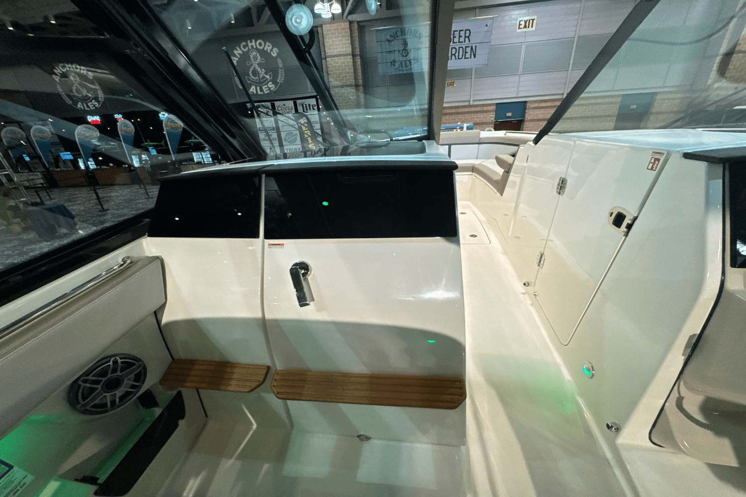 2025 Boston Whaler 330 Vantage Image Thumbnail #18