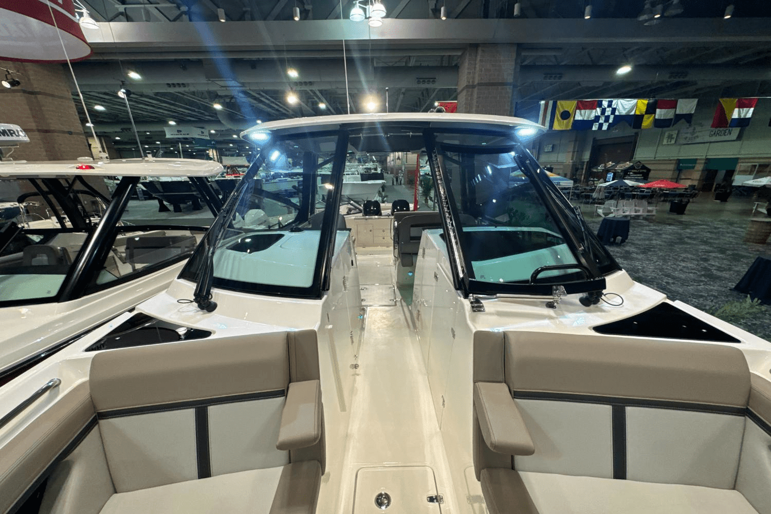 2025 Boston Whaler 330 Vantage Image Thumbnail #28