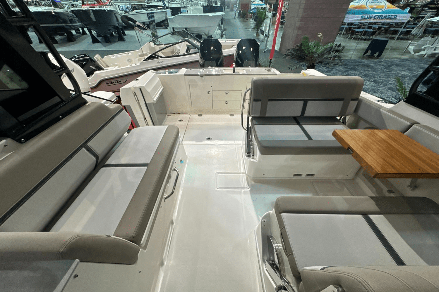 2025 Boston Whaler 330 Vantage Image Thumbnail #7