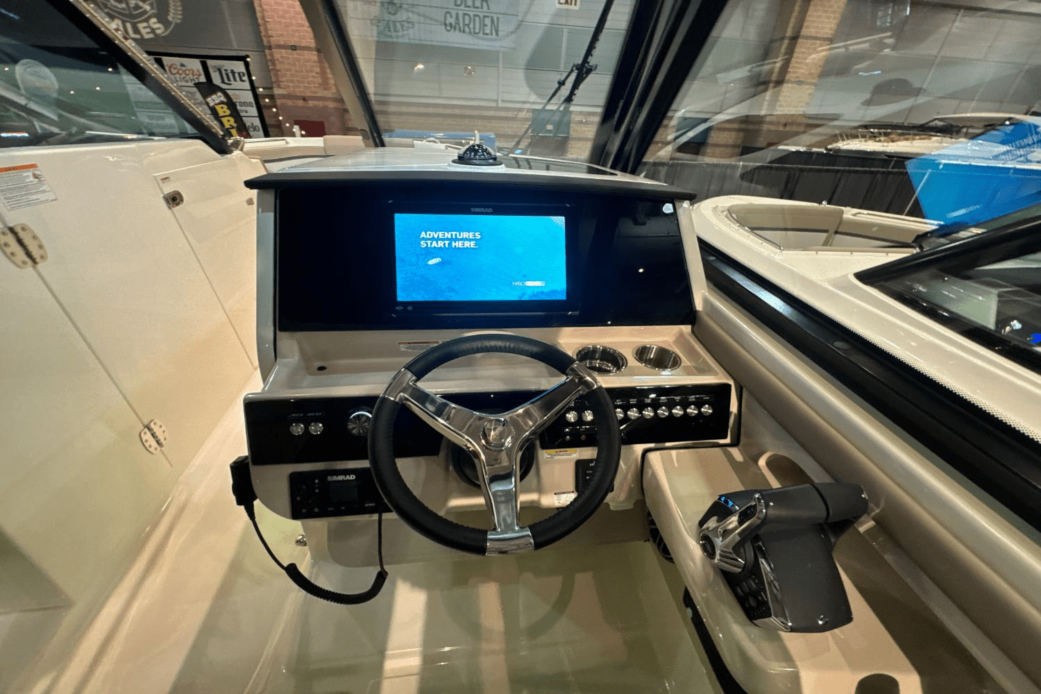 2025 Boston Whaler 330 Vantage Image Thumbnail #16