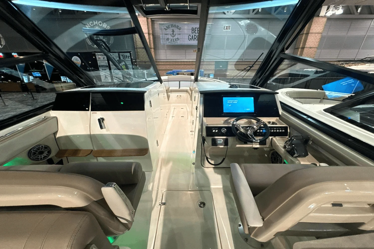 2025 Boston Whaler 330 Vantage Image Thumbnail #16