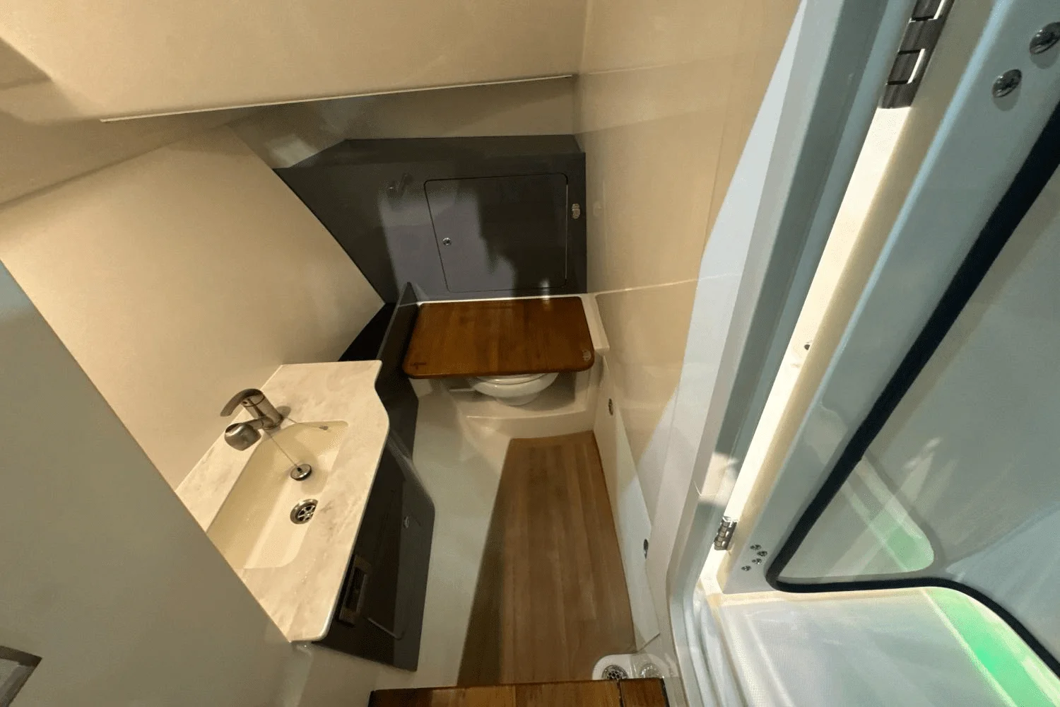 2025 Boston Whaler 330 Vantage Image Thumbnail #22