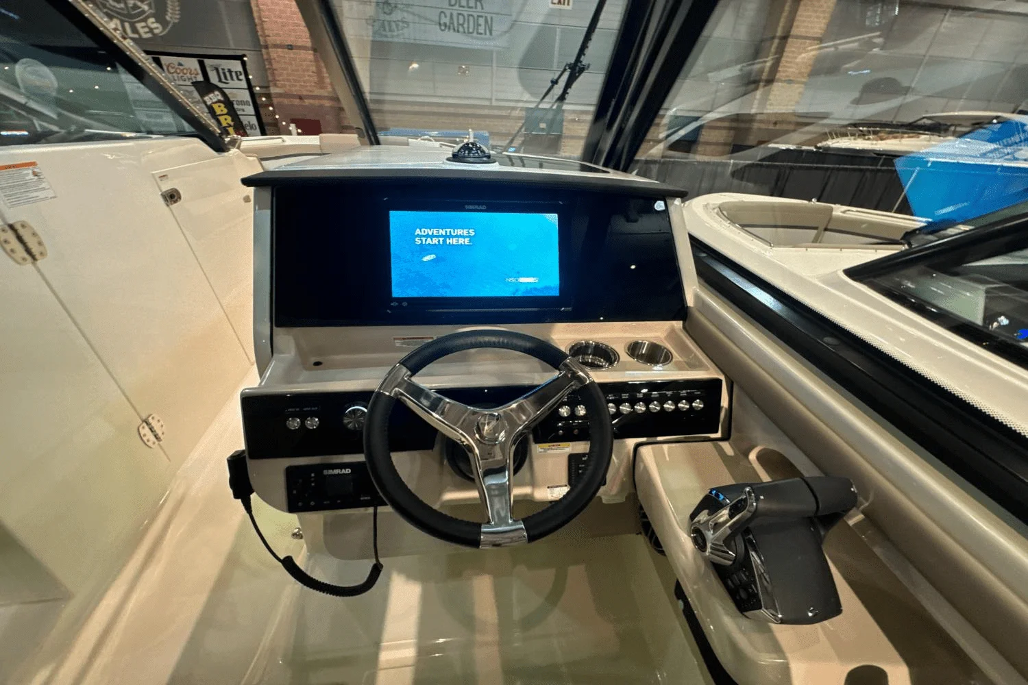 2025 Boston Whaler 330 Vantage Image Thumbnail #18