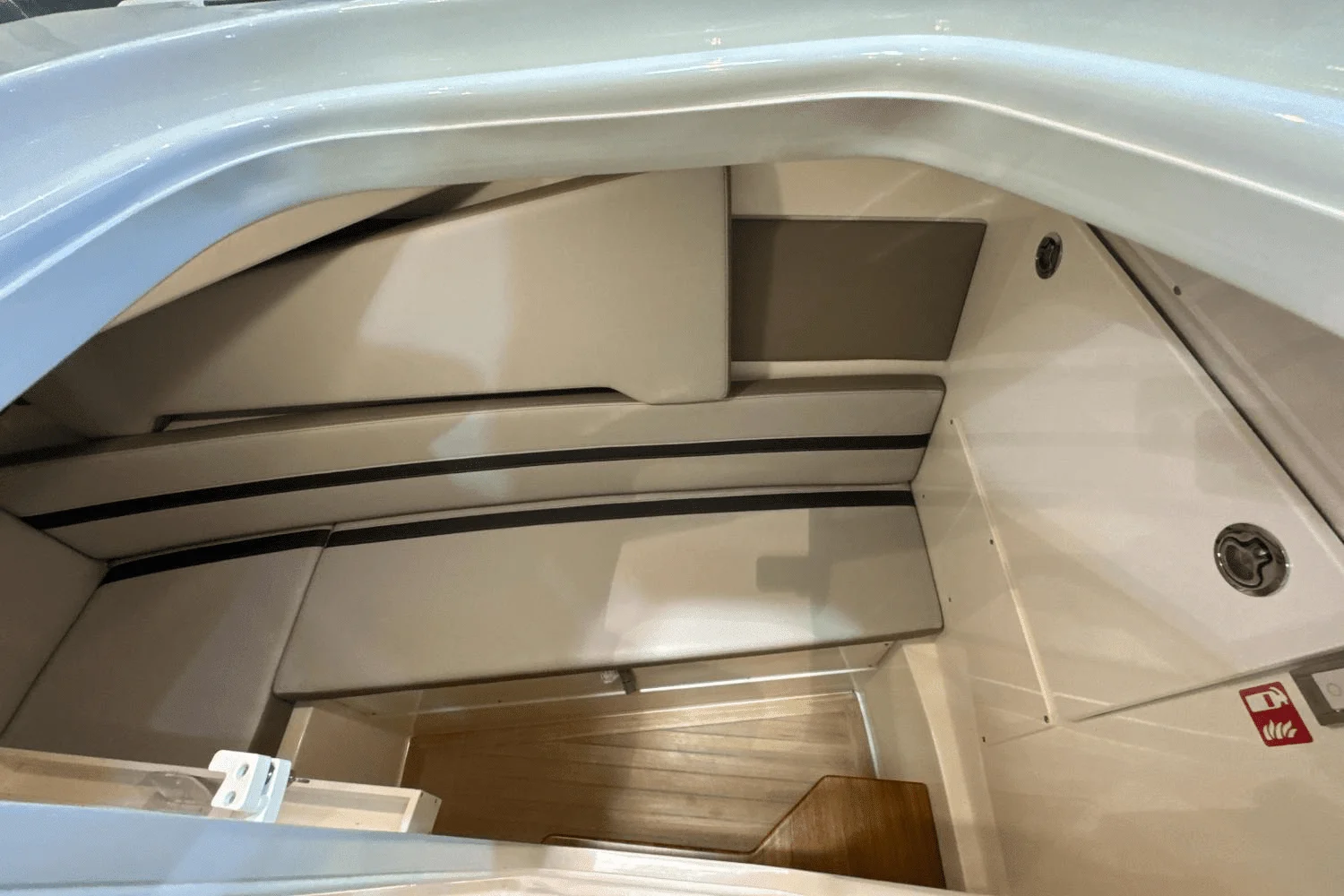 2025 Boston Whaler 330 Vantage Image Thumbnail #25