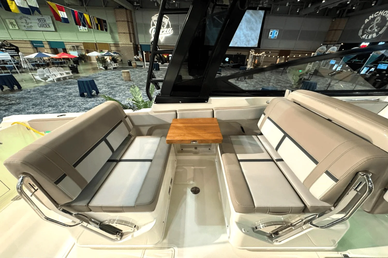 2025 Boston Whaler 330 Vantage Image Thumbnail #11