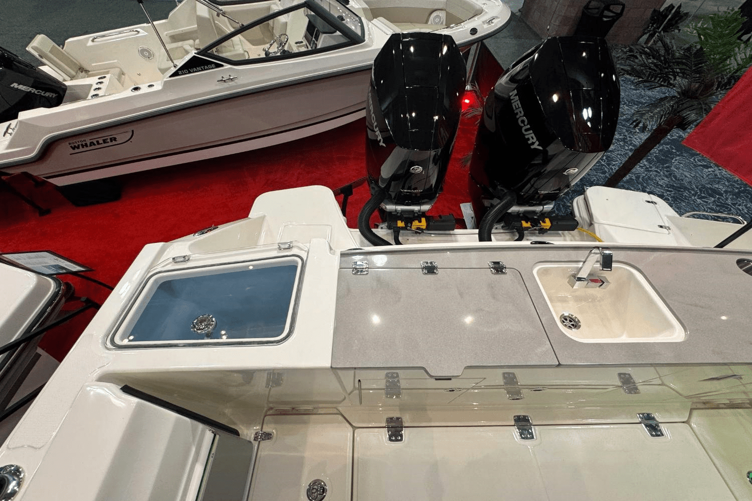 2025 Boston Whaler 330 Vantage Image Thumbnail #5