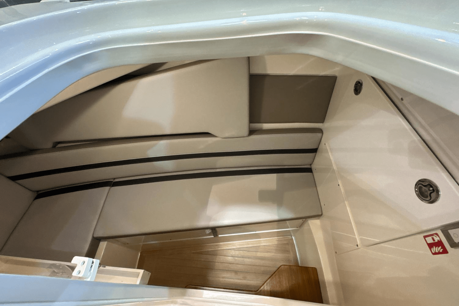 2025 Boston Whaler 330 Vantage Image Thumbnail #23
