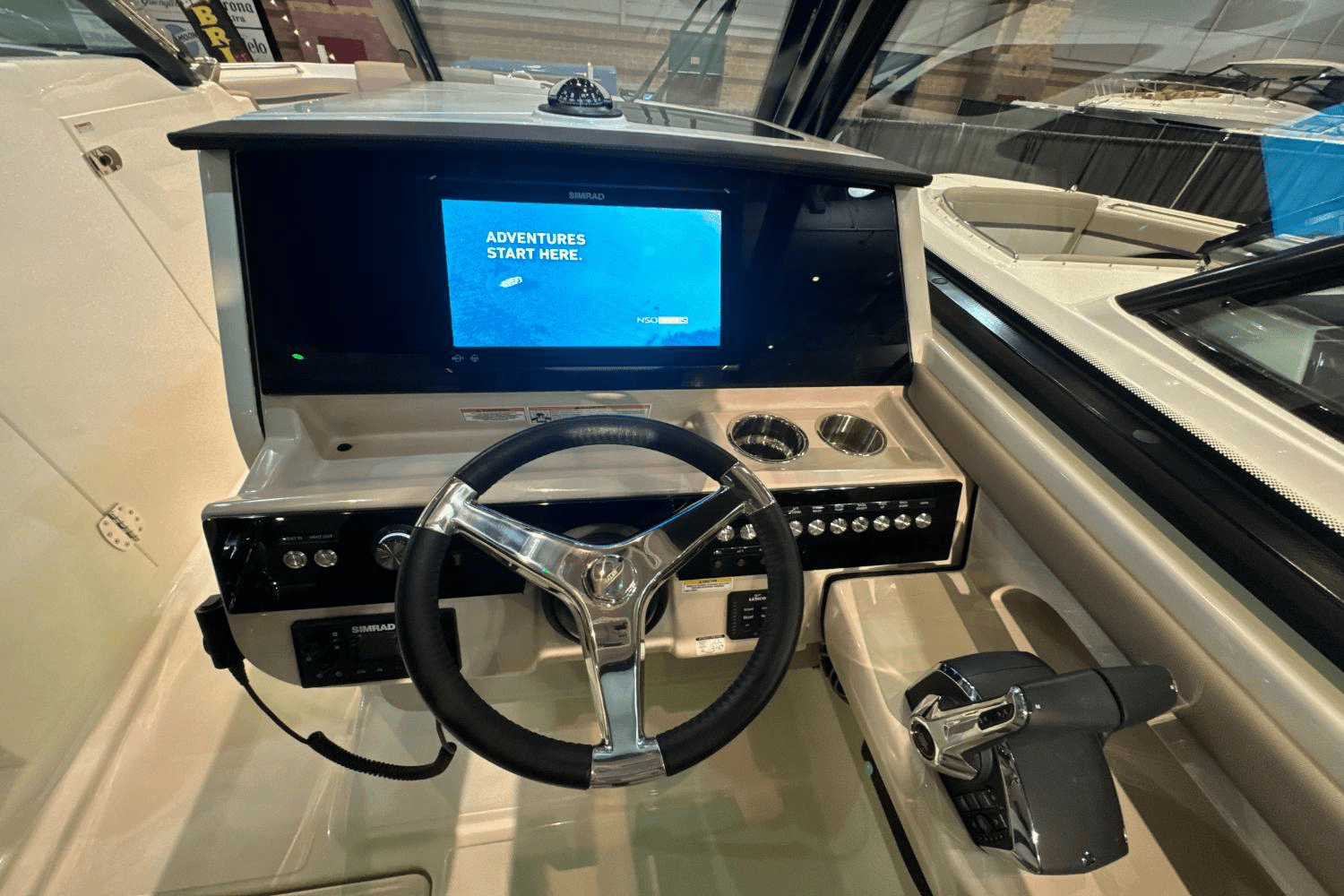 2025 Boston Whaler 330 Vantage Image Thumbnail #17