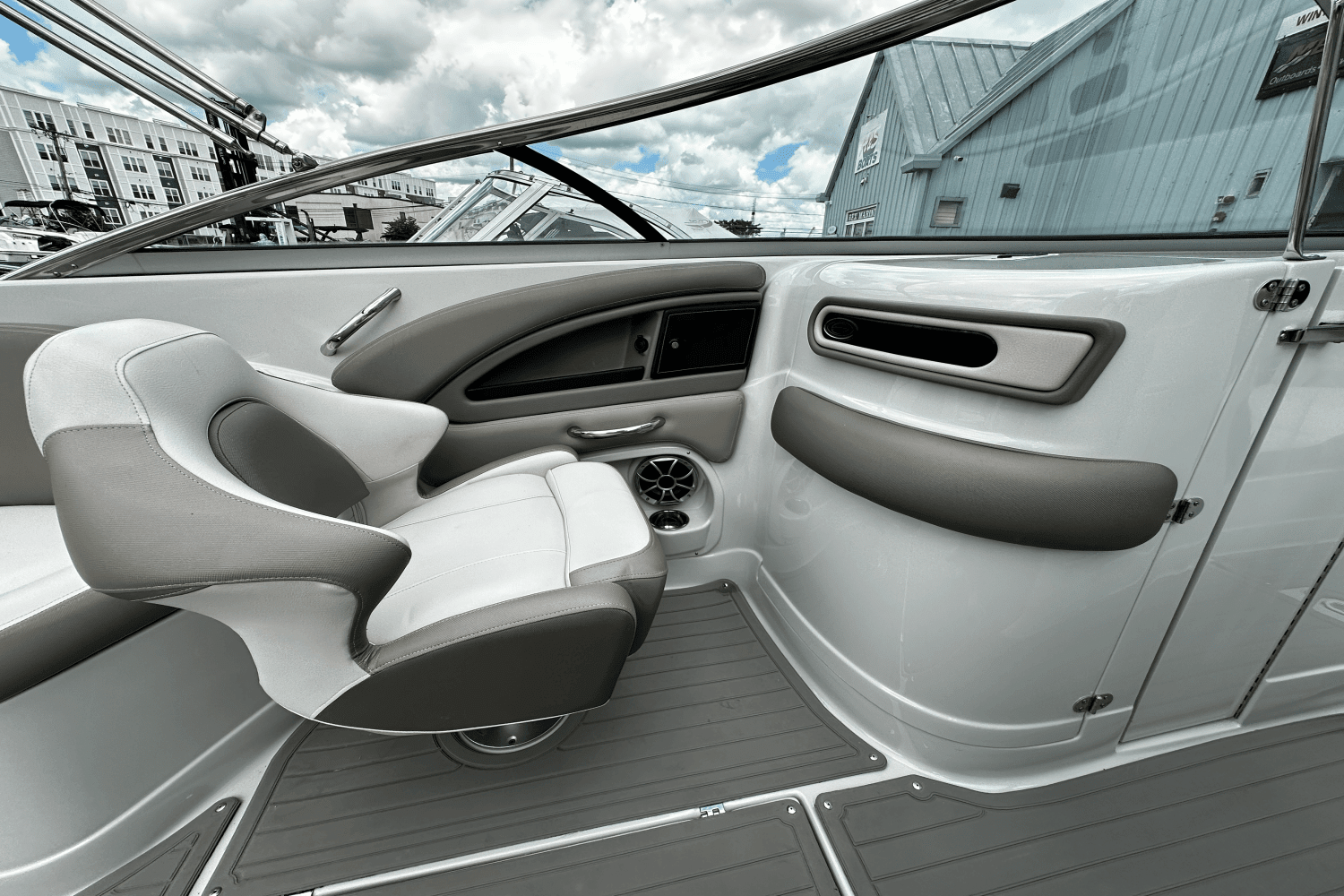 2019 Crownline ECLIPSE E255 XS Image Thumbnail #22