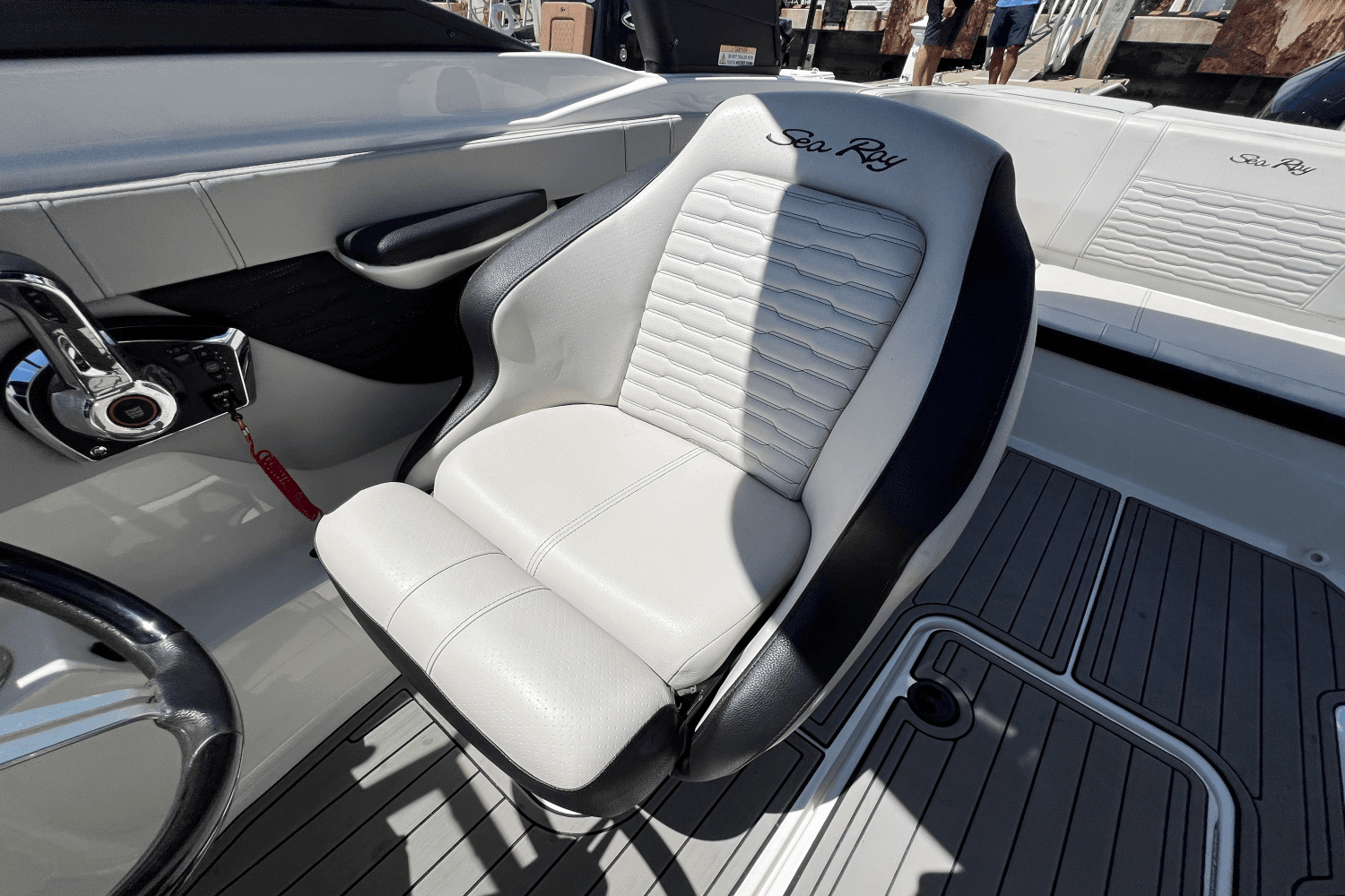 2023 Sea Ray SPX 210 Outboard Image Thumbnail #19