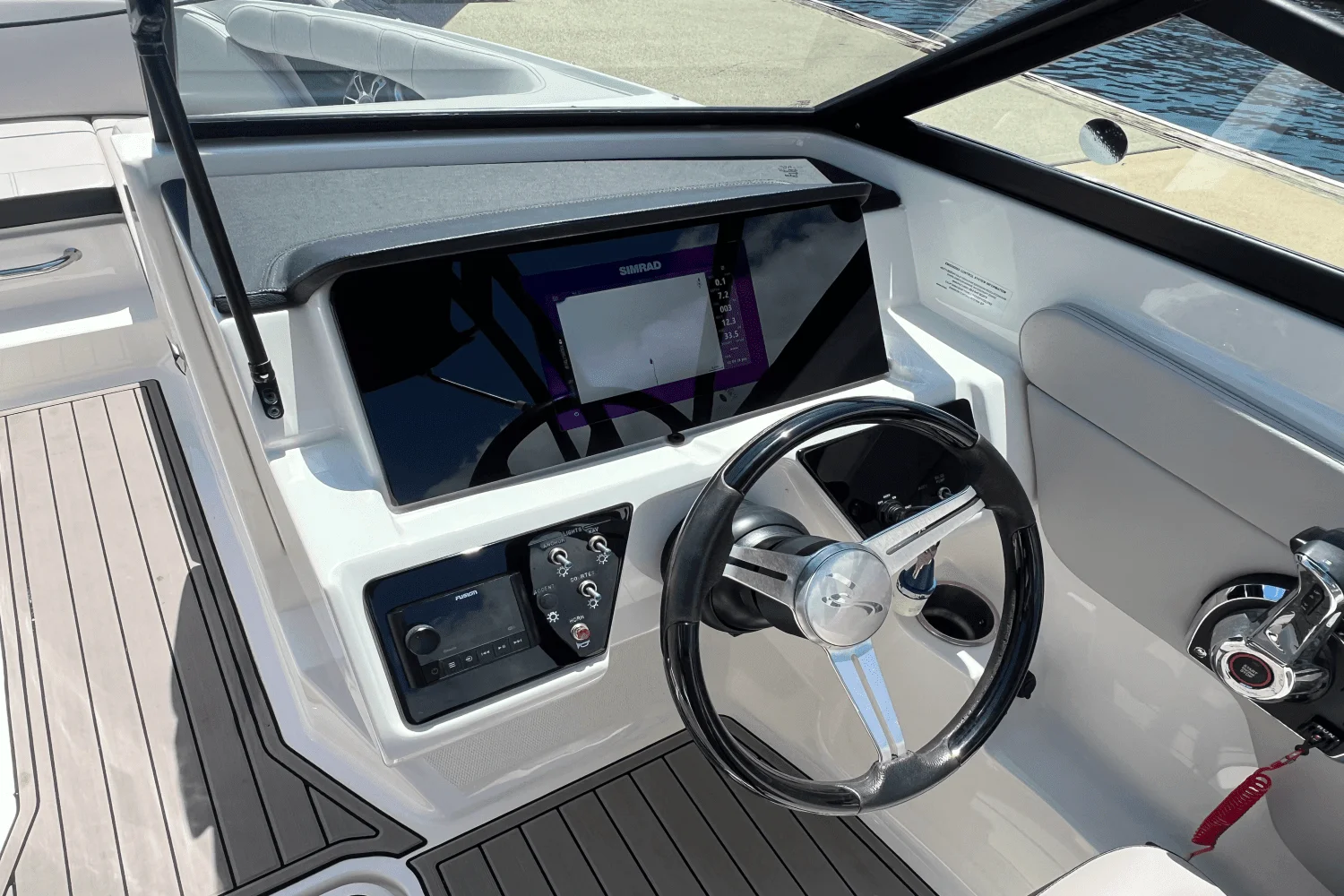 2023 Sea Ray SPX 210 Outboard Image Thumbnail #25