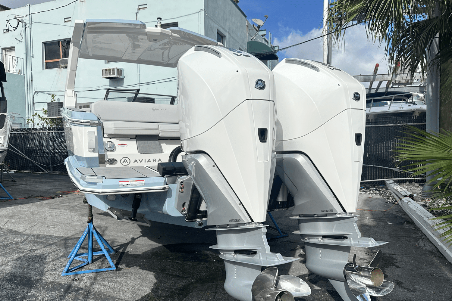 2025 Aviara AV28 Outboard Image Thumbnail #2