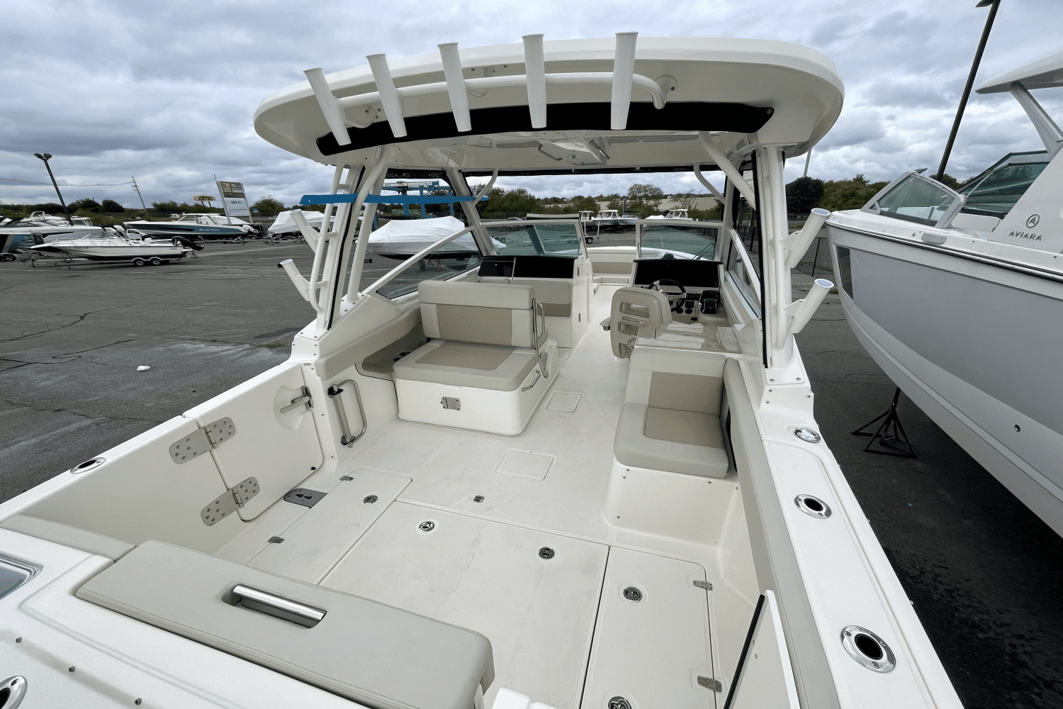 2025 Boston Whaler 280 Vantage Image Thumbnail #3