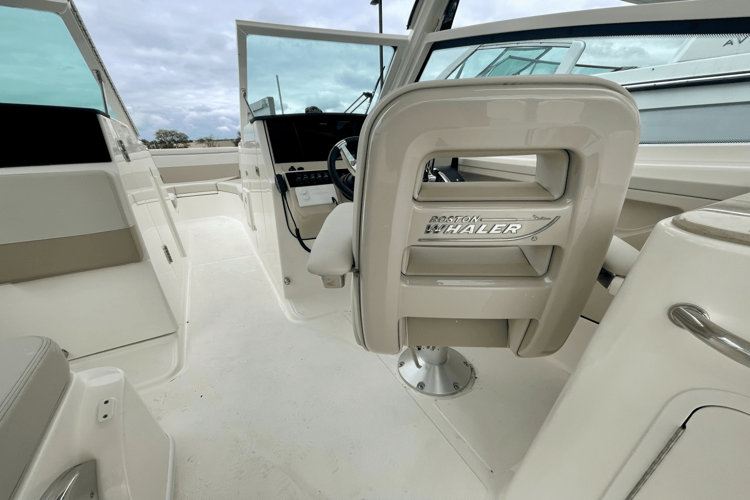 2025 Boston Whaler 280 Vantage Image Thumbnail #22