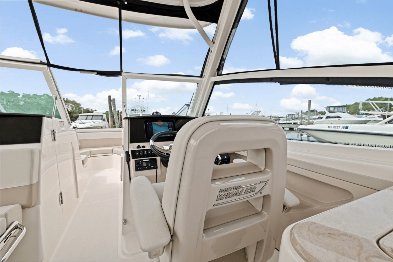 2025 Boston Whaler 280 Vantage Image Thumbnail #16