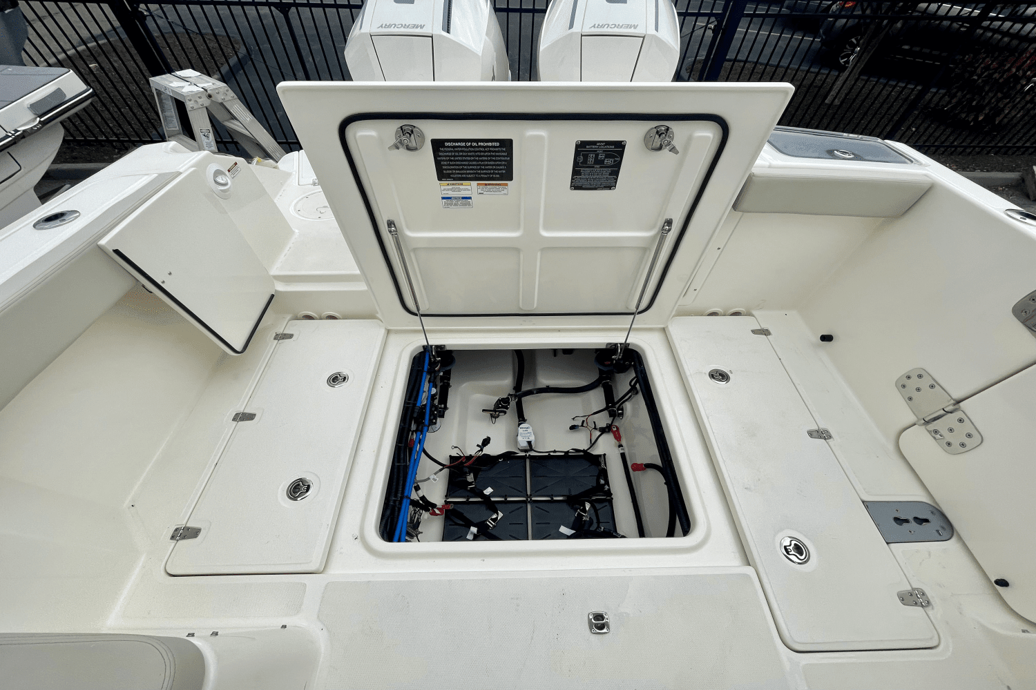 2025 Boston Whaler 280 Vantage Image Thumbnail #10