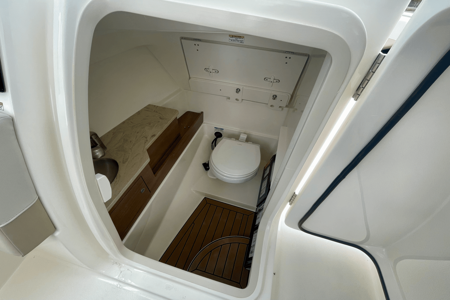 2025 Boston Whaler 280 Vantage Image Thumbnail #21