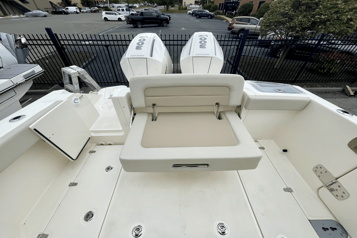 2025 Boston Whaler 280 Vantage Image Thumbnail #6