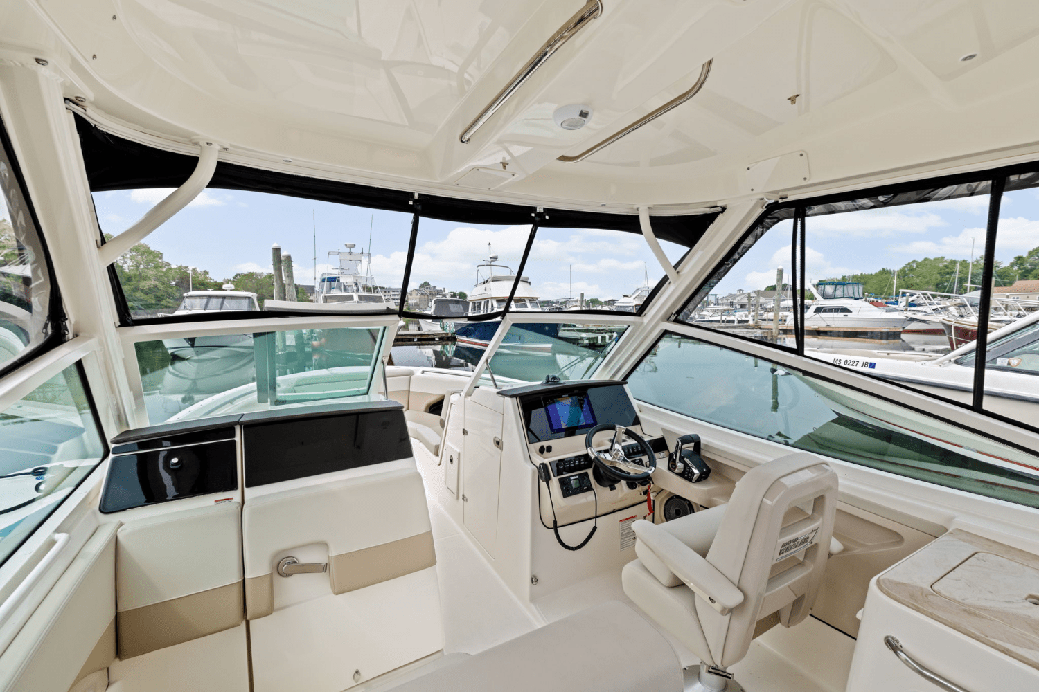 2025 Boston Whaler 280 Vantage Image Thumbnail #14
