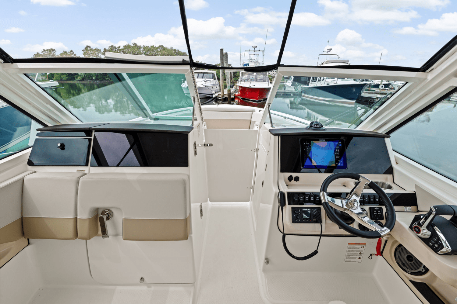 2025 Boston Whaler 280 Vantage Image Thumbnail #21
