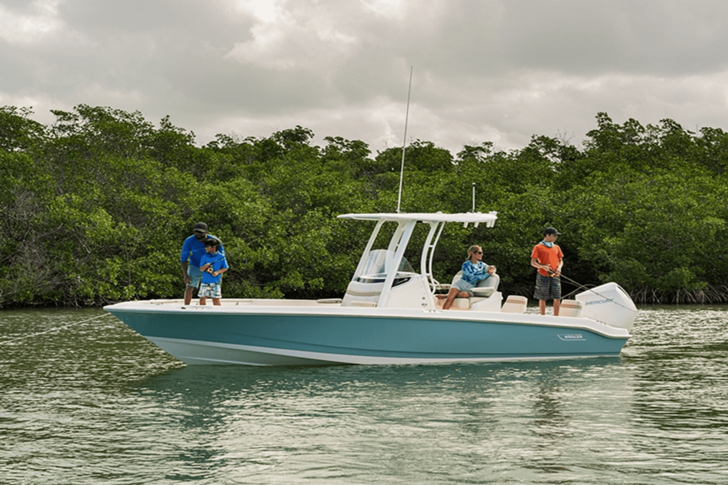 2025 Boston Whaler 250 Dauntless Image Thumbnail #2