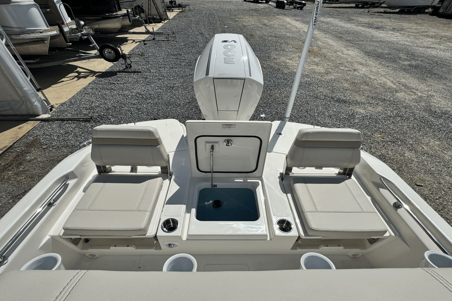 2025 Boston Whaler 250 Dauntless Image Thumbnail #6