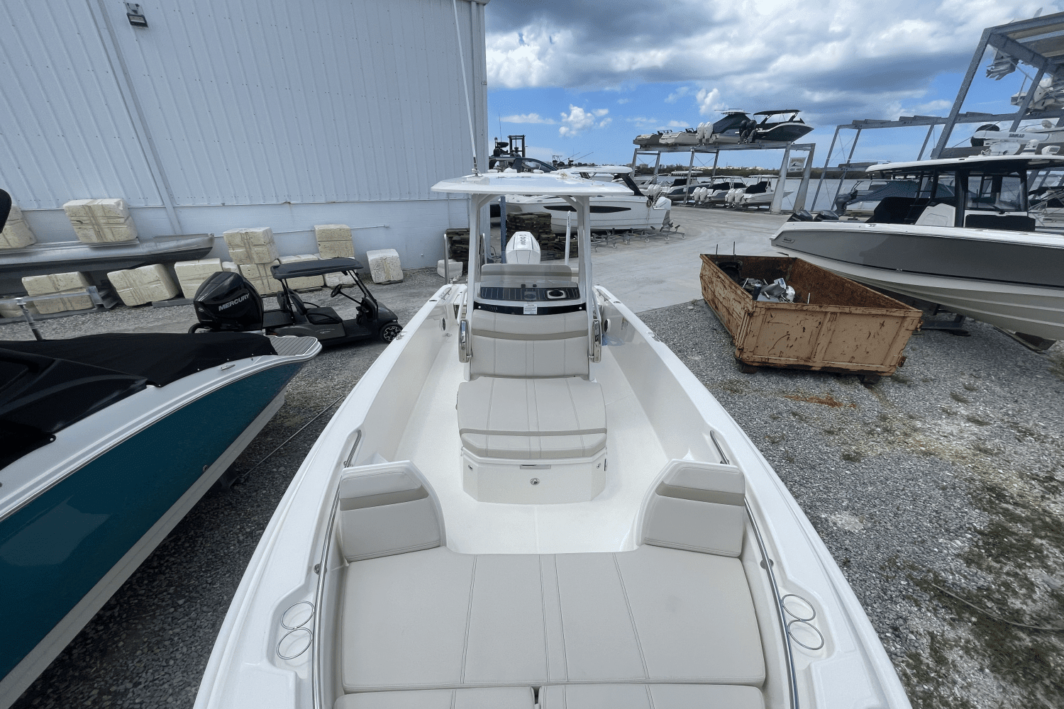 2025 Boston Whaler 250 Dauntless Image Thumbnail #5