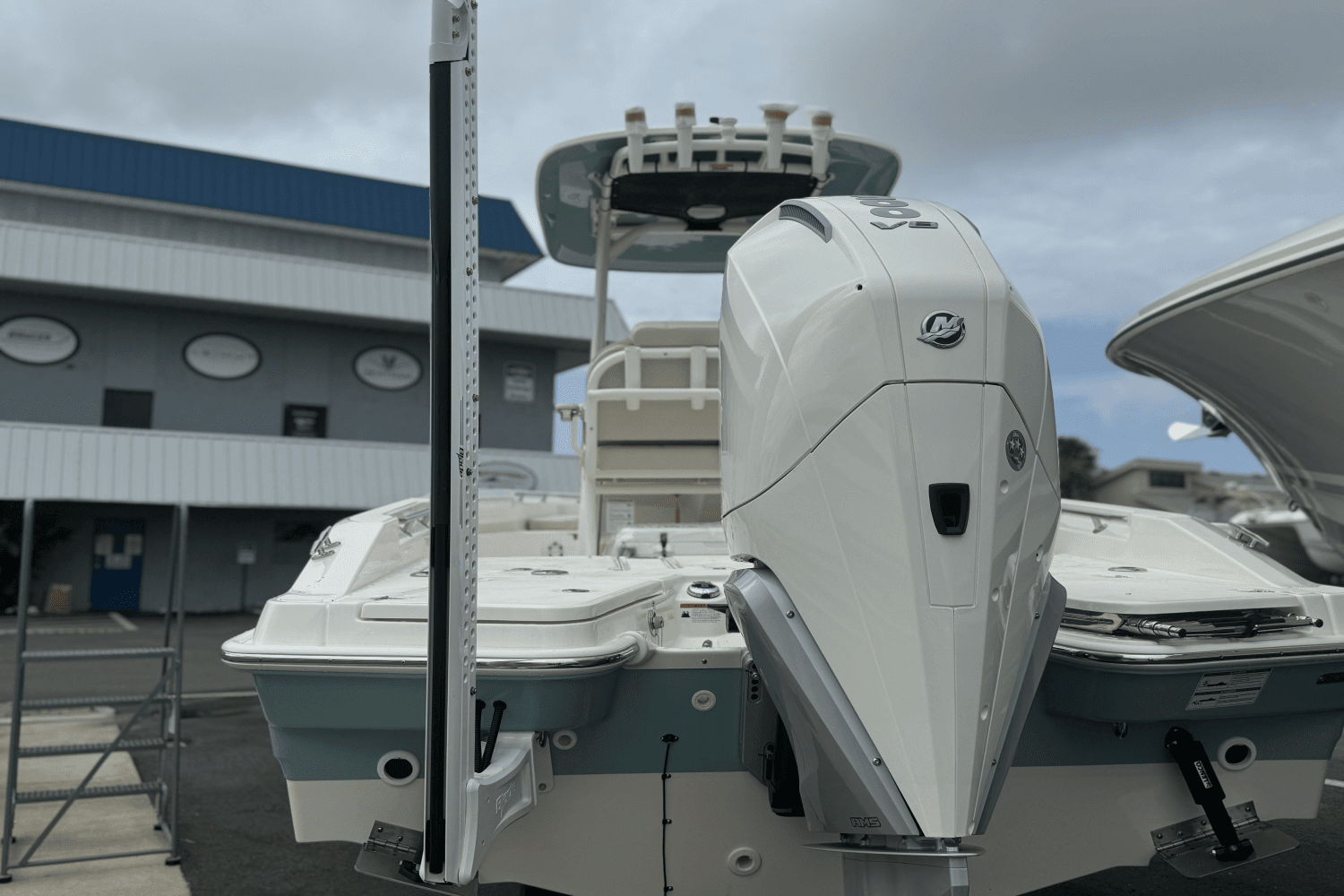 2025 Boston Whaler 250 Dauntless Image Thumbnail #12