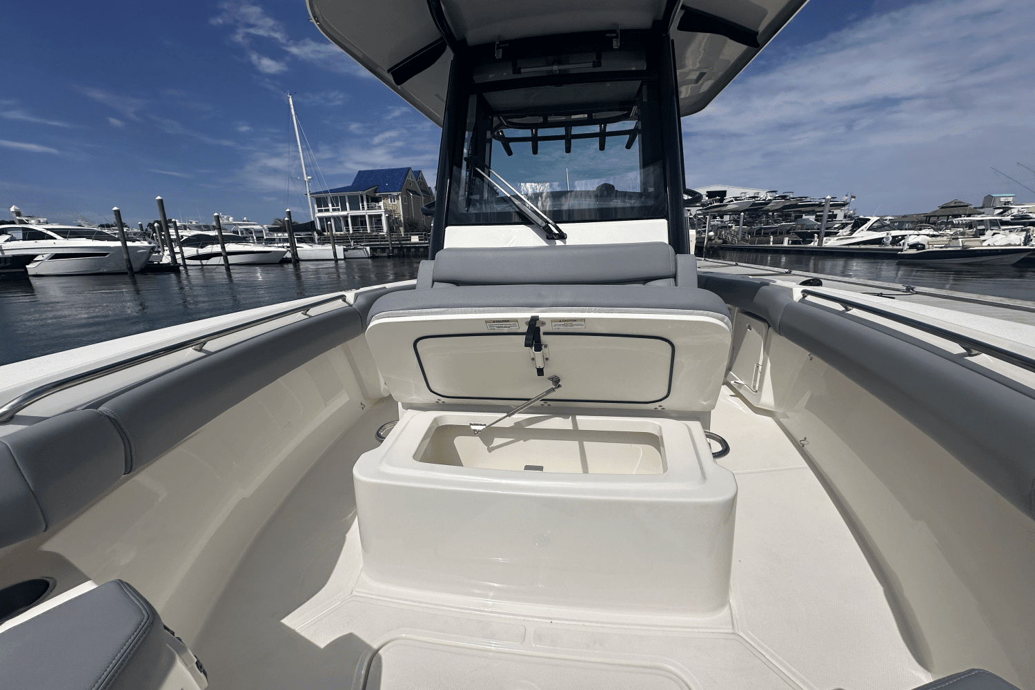 2025 Boston Whaler 250 Outrage Image Thumbnail #22