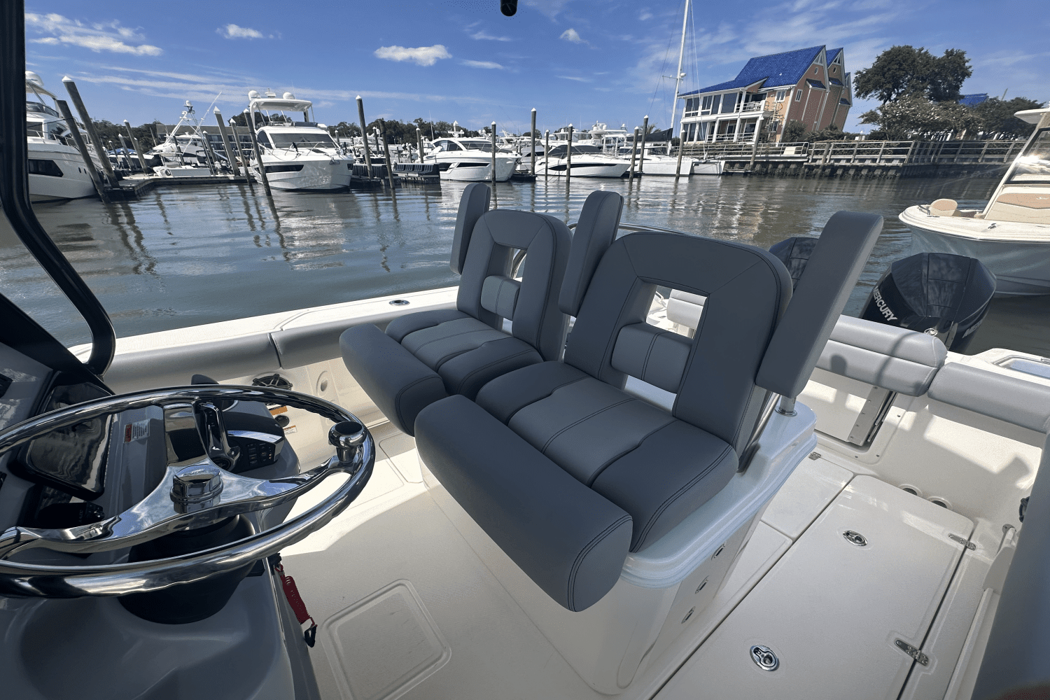 2025 Boston Whaler 250 Outrage Image Thumbnail #19