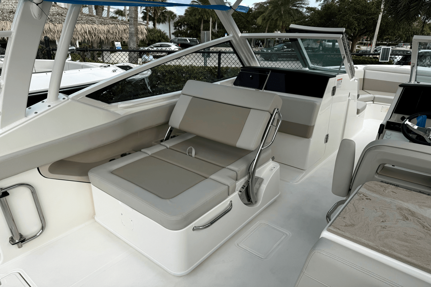 2025 Boston Whaler 280 Vantage Image Thumbnail #10
