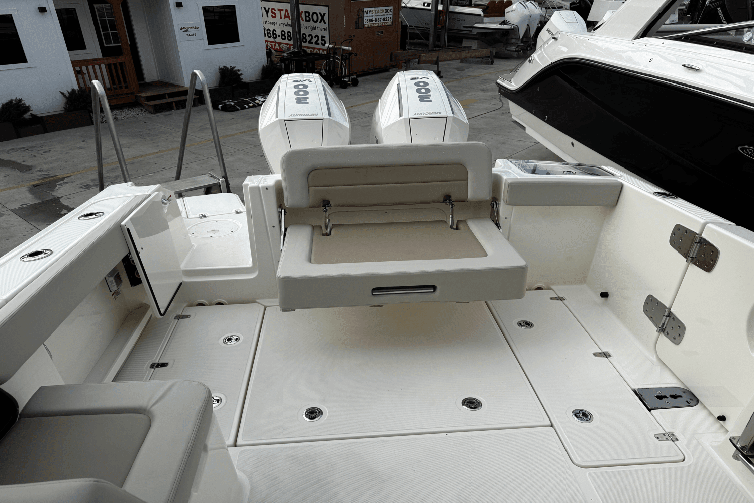 2025 Boston Whaler 280 Vantage Image Thumbnail #5
