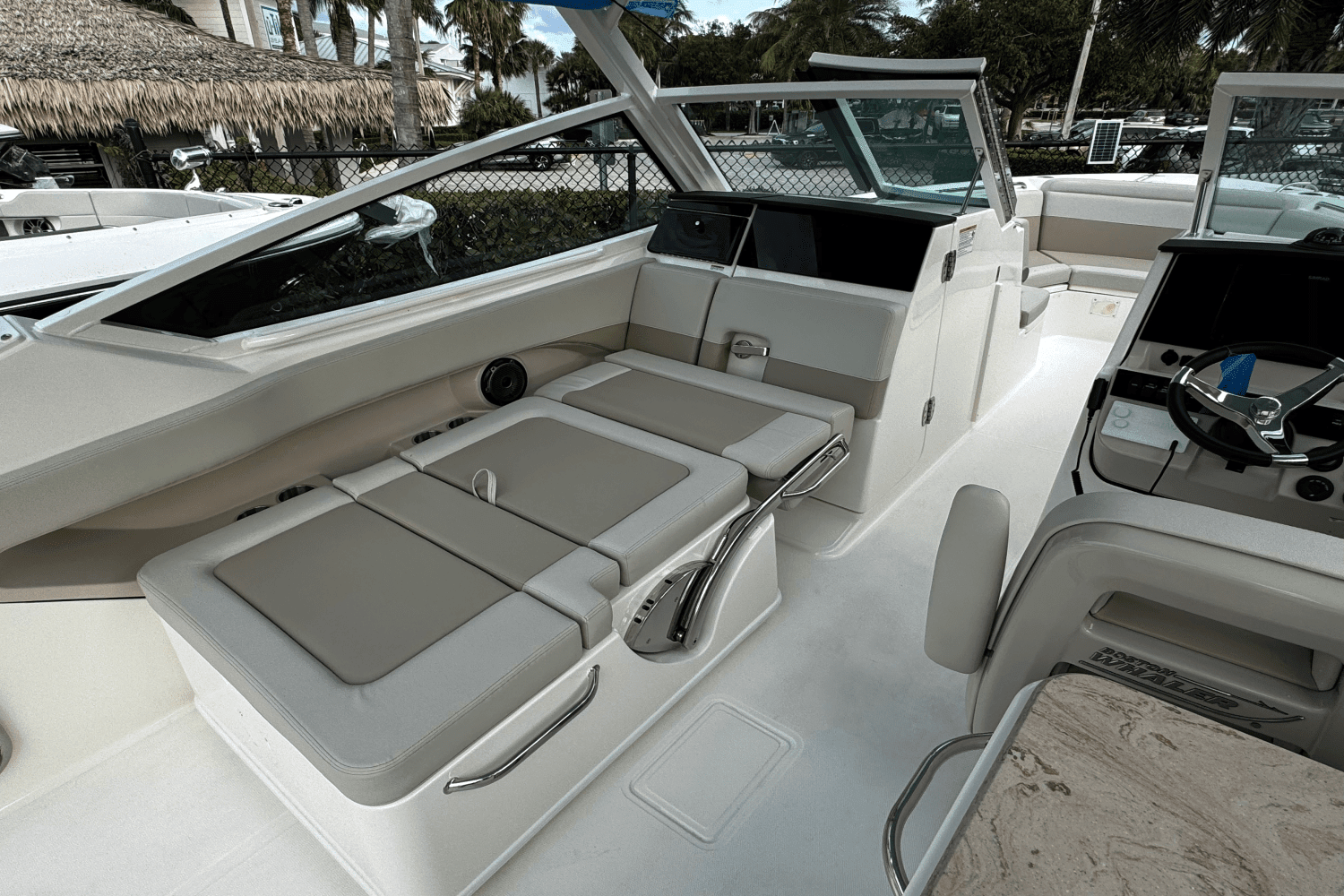 2025 Boston Whaler 280 Vantage Image Thumbnail #11