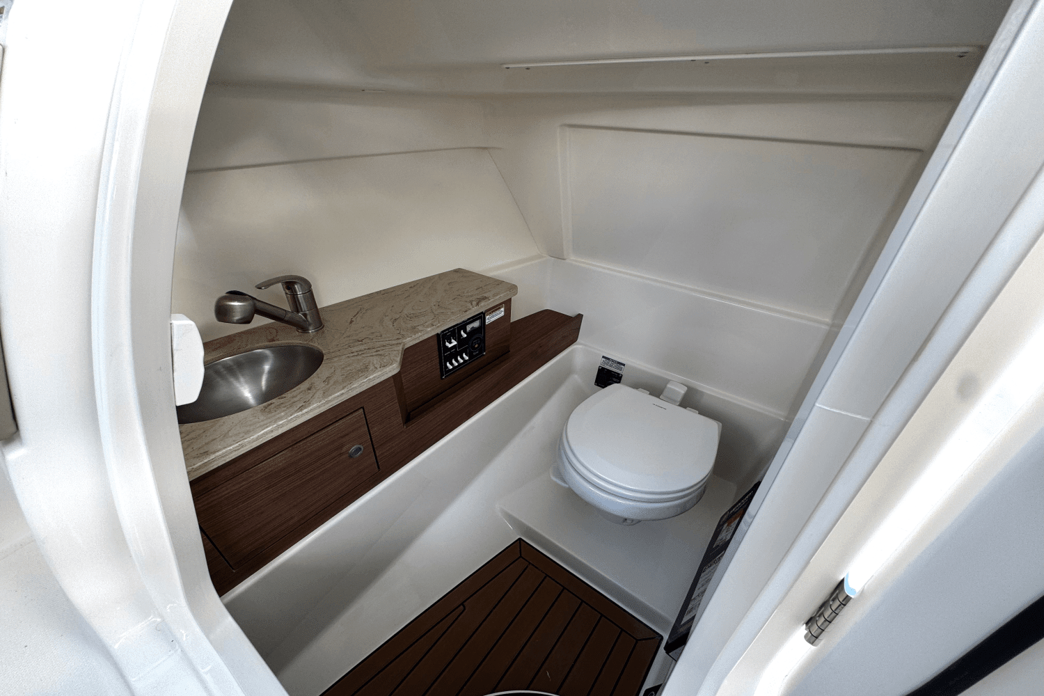 2025 Boston Whaler 280 Vantage Image Thumbnail #16