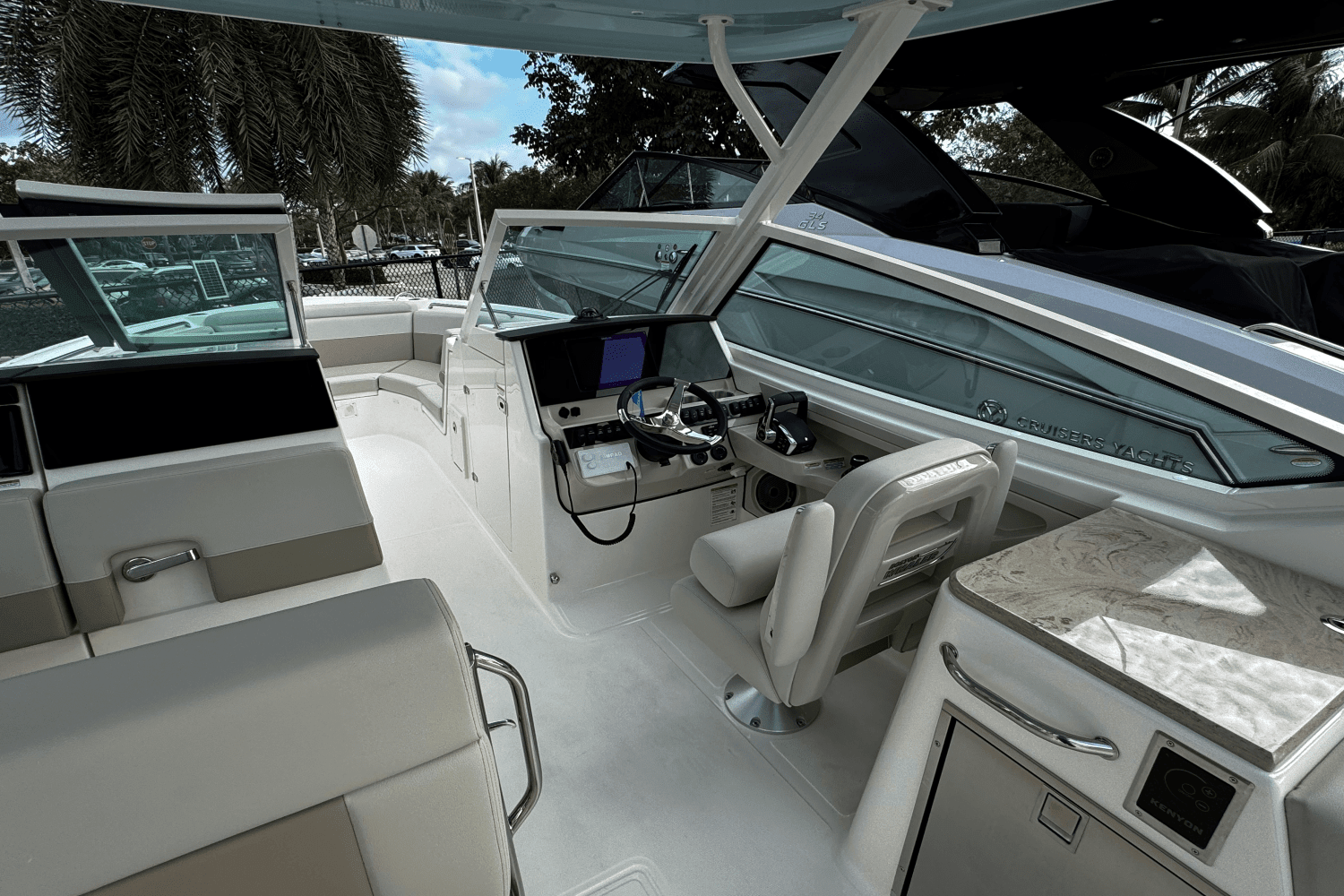 2025 Boston Whaler 280 Vantage Image Thumbnail #13