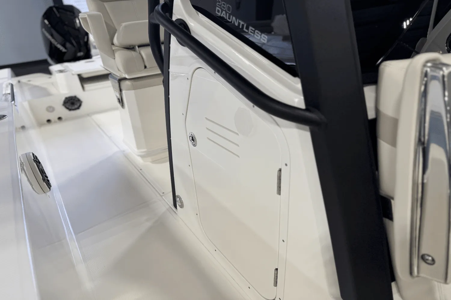 2025 Boston Whaler 280 Dauntless Image Thumbnail #10