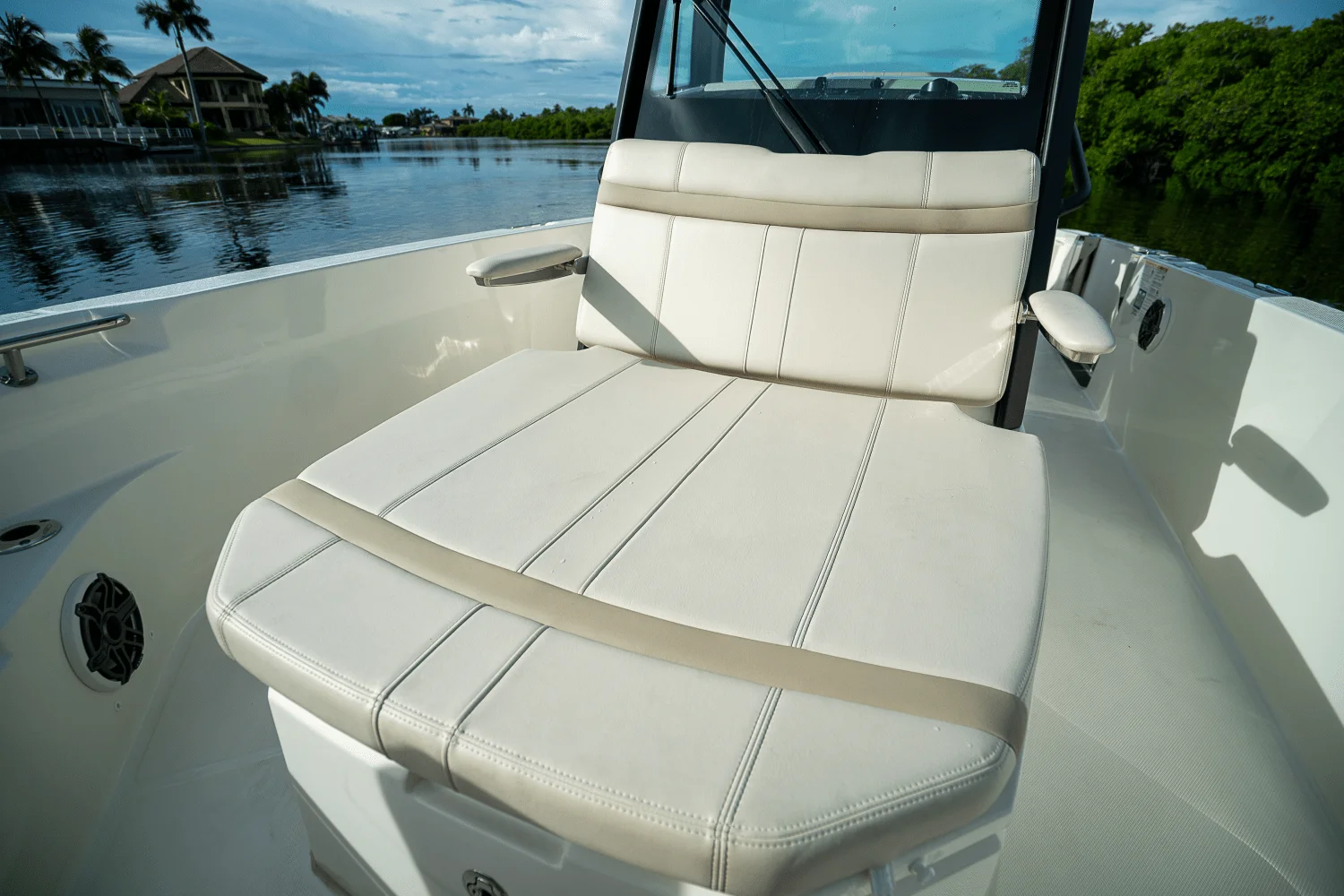 2025 Boston Whaler 280 Dauntless Image Thumbnail #15