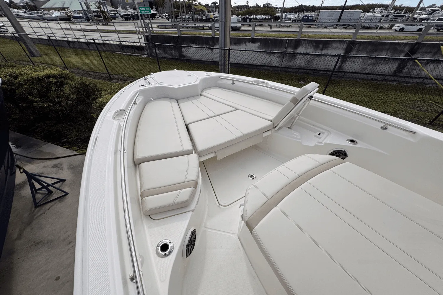 2025 Boston Whaler 280 Dauntless Image Thumbnail #16