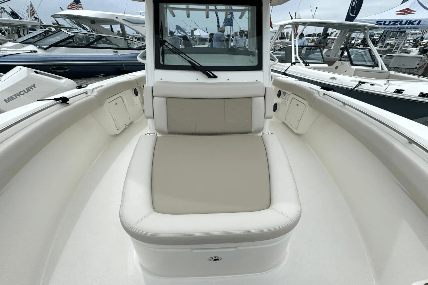 2025 Boston Whaler 280 Outrage Image Thumbnail #30