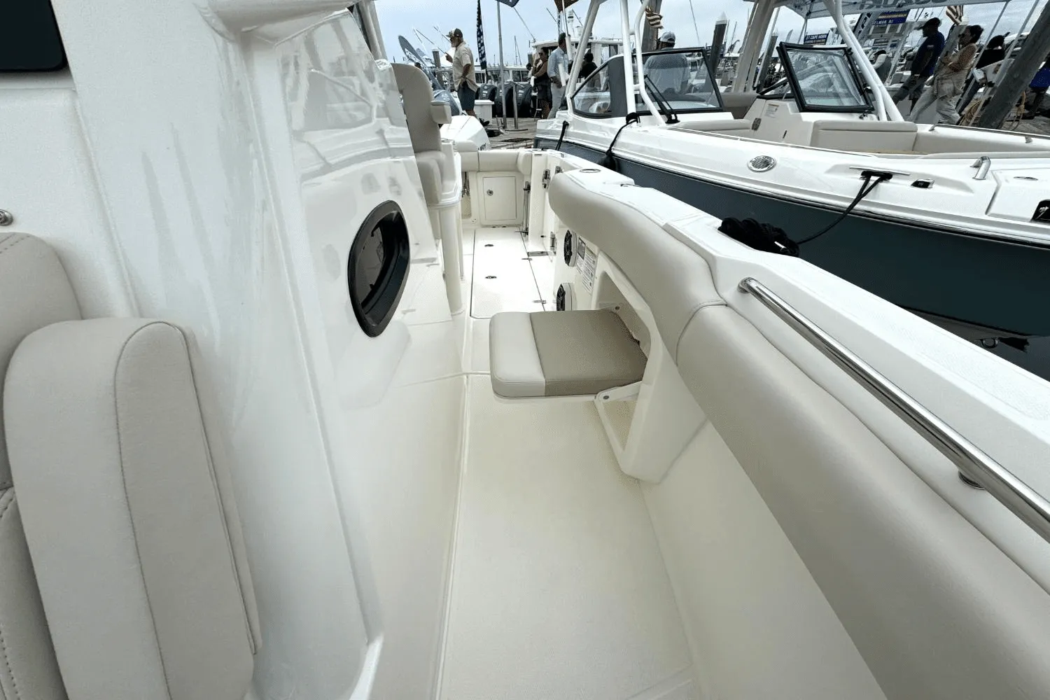 2025 Boston Whaler 280 Outrage Image Thumbnail #26