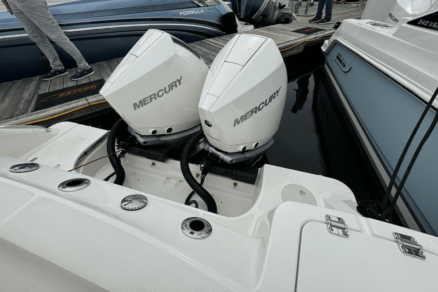 Thumbnail 3 for 2025 Boston Whaler 280 Outrage