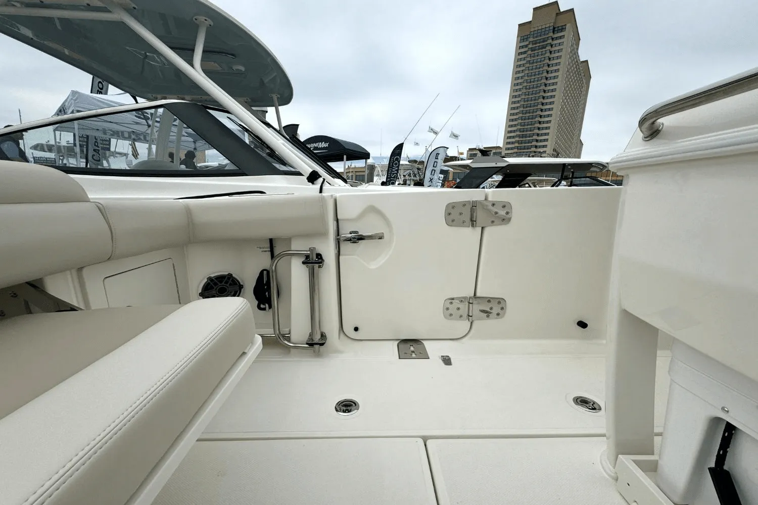 2025 Boston Whaler 280 Outrage Image Thumbnail #7
